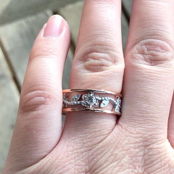 WHITE TOPAZ FLORAL RING - Picture 3 of 5